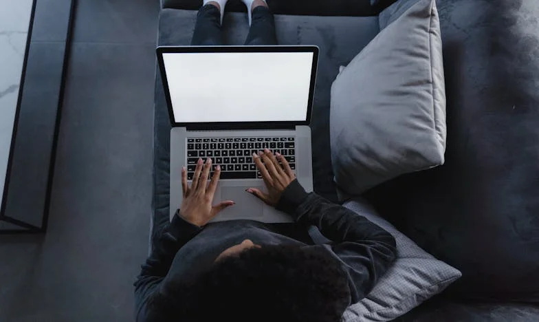 Когато свекървата стане център на моя свят: Борба между дълга и свободата