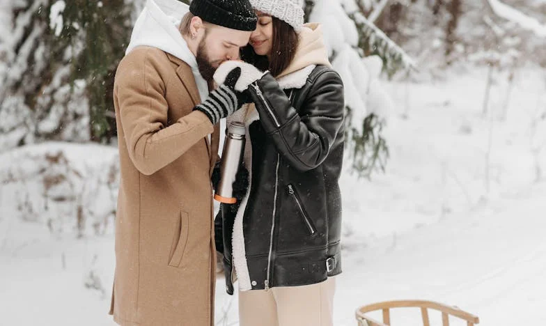 Майка му или аз?