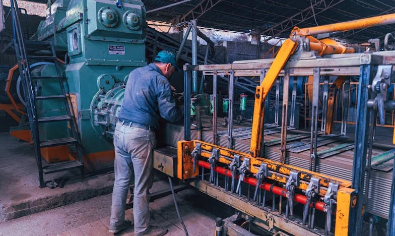 Тайните преводи на Иван: История за доверие, предателство и прошка