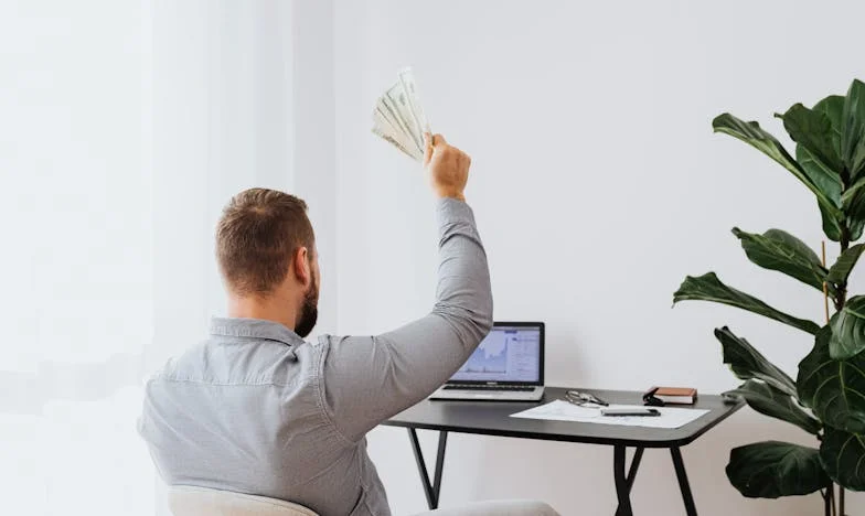 Мама плаче, защото не ѝ позволявам да се грижи за мен: Как нейната свръхзакрила ни наранява и двете