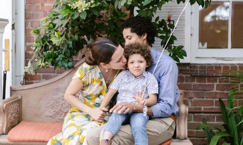 Портфейл, гледачка, съпруга – къде изчезна любовта?