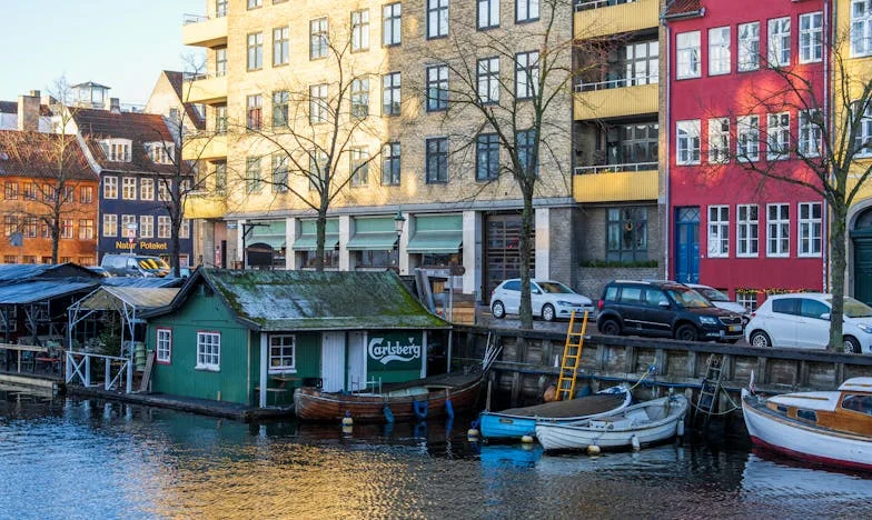 Телефонът звъни посред нощ: Историята на една забравена истина