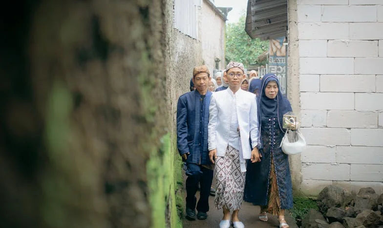 Не бързай със сватбата, Емилия! – Денят, в който избягах от семейството на годеника си