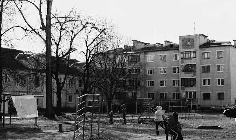 Петнадесет години, две свекърви и аз: Любов, загуба и търсене на дом