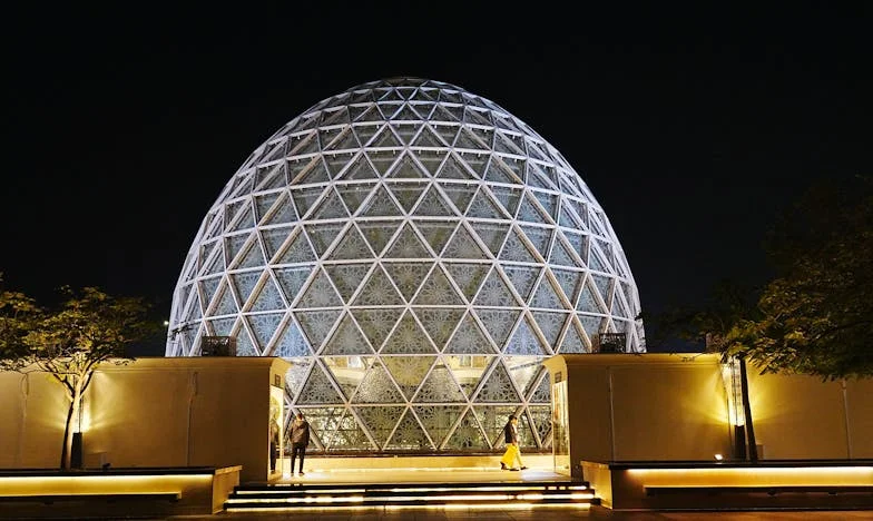 Самота в София: История за независимост и изолация