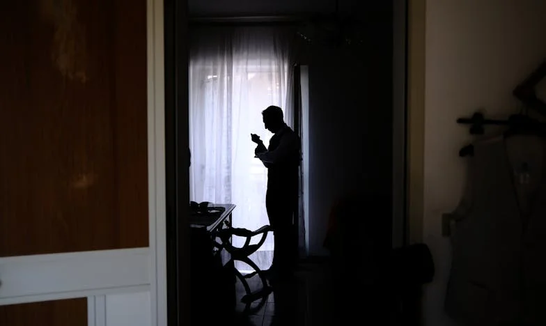 Синът ми се отдалечи от мен след раждането на детето си – и едва когато чух истината, разбрах всичко