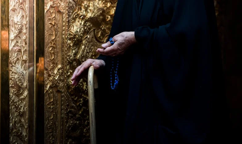 Сянката в коридора: Денят, в който заведох мама в дома