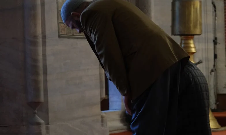 Заключено за мляко: Денят, в който достойнството ми беше на разпродажба