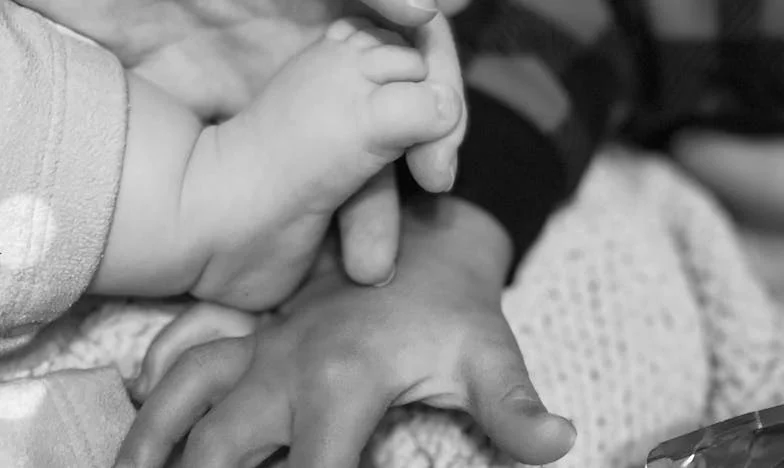 Любов в сянката на ограниченията: Борбата на една българска баба