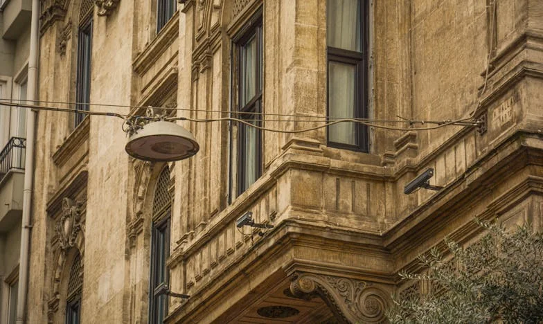 Besa e Thyer: Një Histori e Zdradhës që Nuk Harrohet