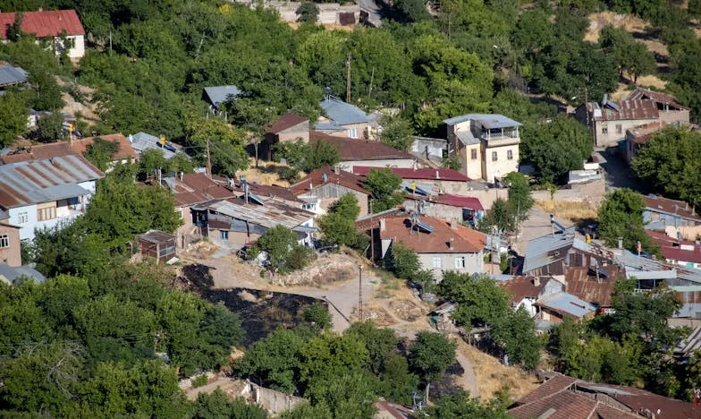 Дъщерите на съдбата: Историята на едно българско осиновяване