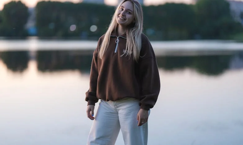 Между две майки: Когато домът се превърне в бойно поле