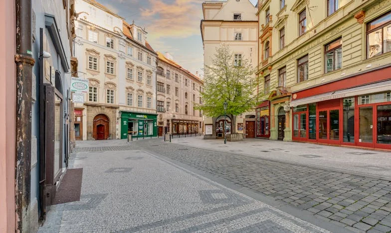 Пенсията, която ми отне всичко: Историята на една майка, която остана сама на трапезата