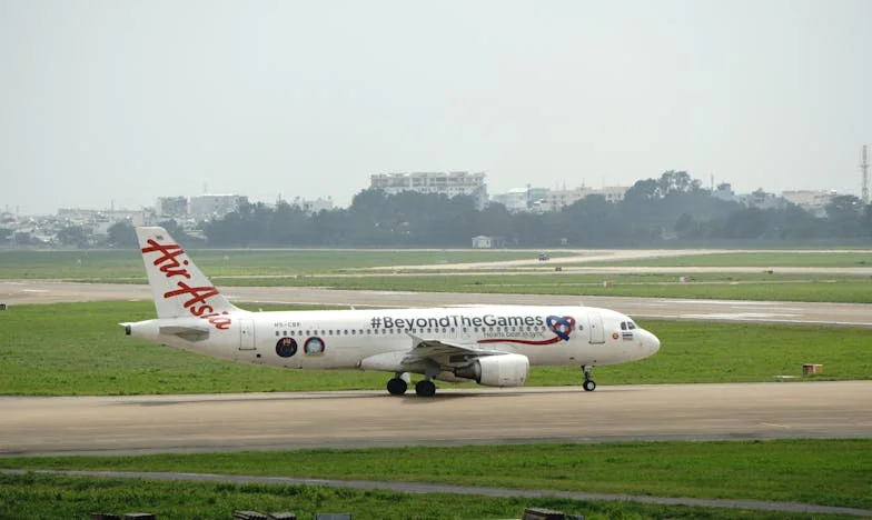 Тишината зад стената: Историята на един съсед и едно дете в беда