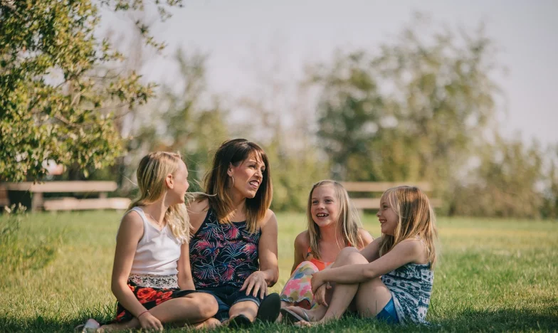 Вярата, която ме спаси: Как молитвата ми помогна да преведа дъщеря си през бурята на развода