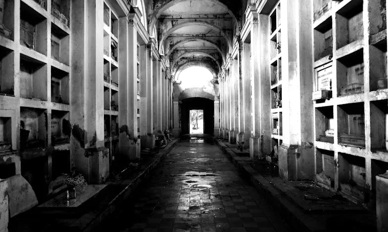 Вярата ми в бурята: Как молитвата ме спаси, когато домът ми беше на ръба