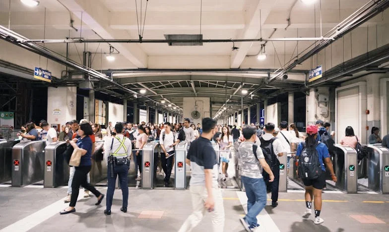 Безкрайният плач от апартамент 7: Какво можехме да направим?