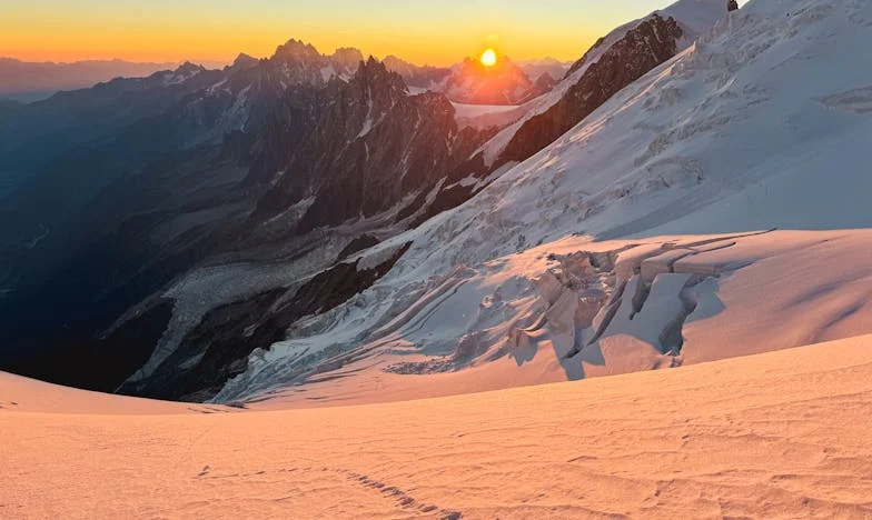 Да останеш вярна на сянката: Историята на една вдовица в България