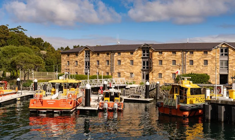 Къщата, в която дънките бяха забранени – История за семейство, правила и смелостта да бъдеш себе си