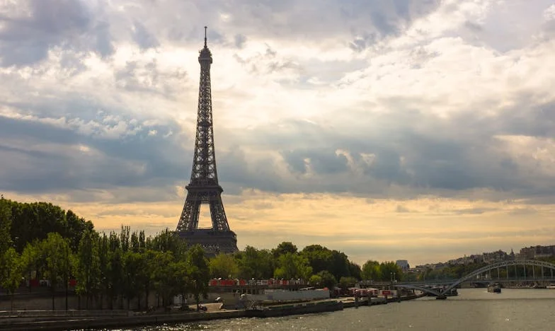 Когато казах на леля Мария, че вече не мога да ѝ бъда момиче за всичко