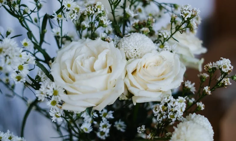 На сватбата на дъщеря ми една непозната прошепна: „Не му позволявай да я нарани. Както той нарани мен.“