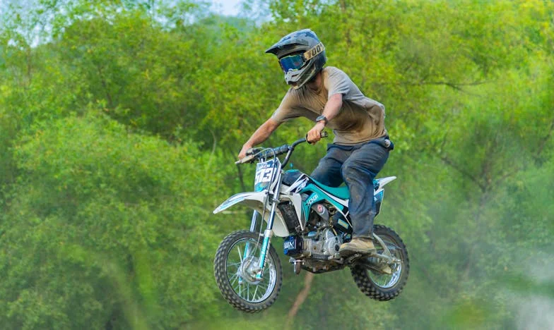 Писмото, което преобърна живота ми: Историята на едно българско семейство и тяхната осиновена дъщеря