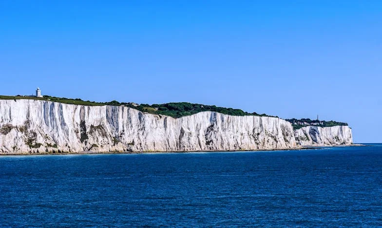 Синко, защо ти е болна жена? Може би още не е късно за развод…