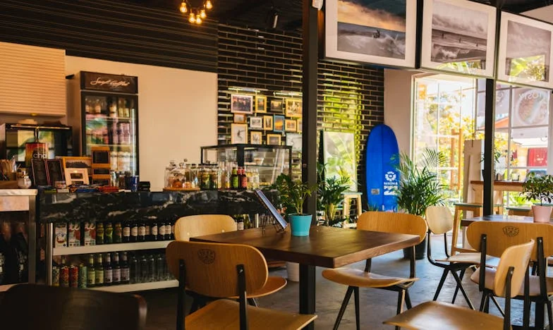 Той е моят баща и ще бъде на сватбата ми – харесва ли ти или не, мамо