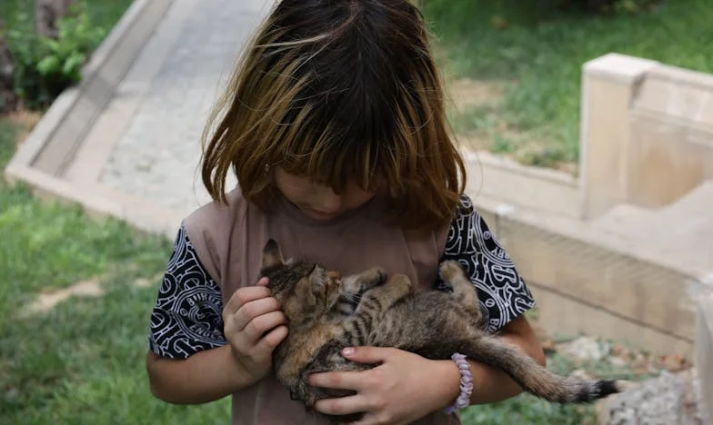 Баща ми ми взимаше наем за стаята ми – а сега очаква да го издържам