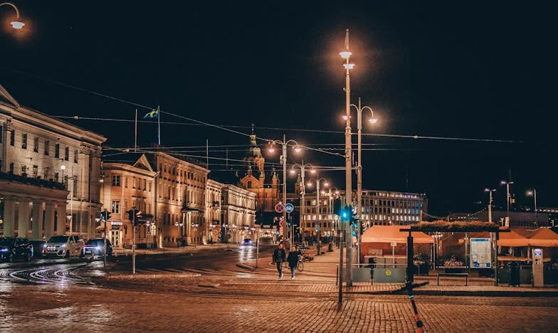 Когато животът се преобърне: Историята на дъщеря ми, внучето и тайните, които болят