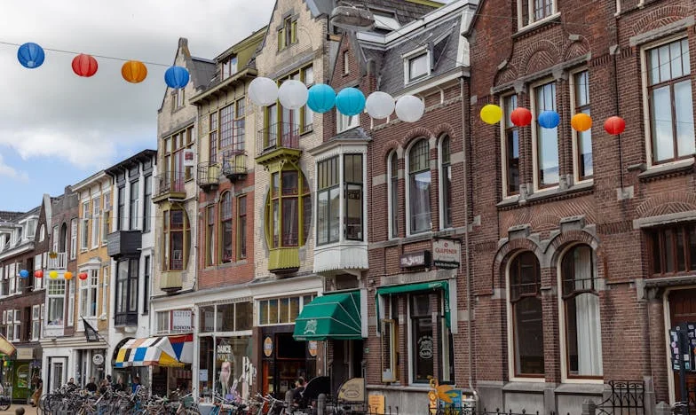 Между две семейства: Когато любовта и дългът се сблъскат