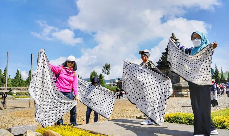 Откакто се роди внукът ми, виждам го само на снимки: Историята на една майка, която се бори за място в живота на сина си