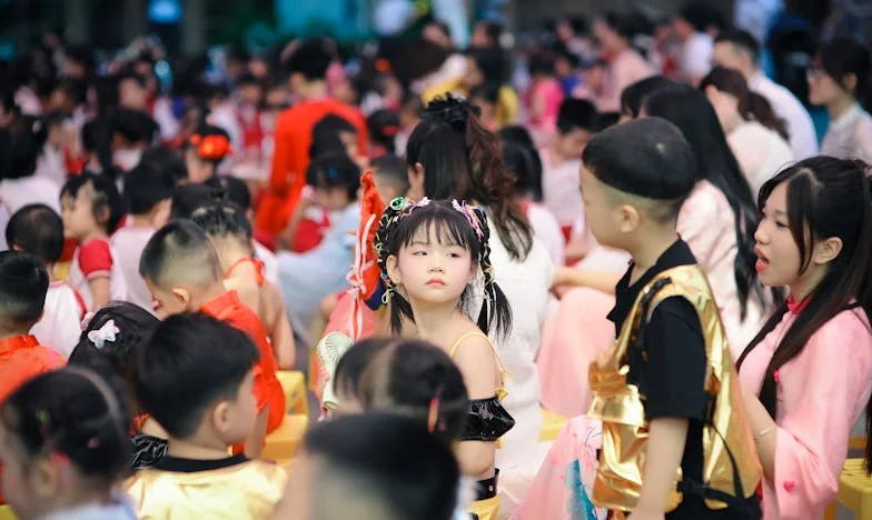 Отмъщението на свекървата: „Очилата ти са толкова мръсни, че и нашите прасета са по-чисти!“ – Как едно изречение преобърна живота ми