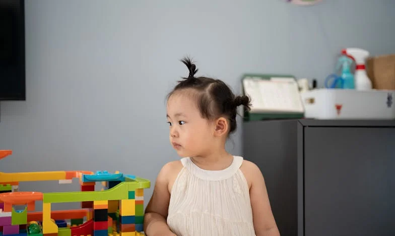 Защо ме гледаш така? Историята на една жена, която не иска деца, и България не ѝ прощава