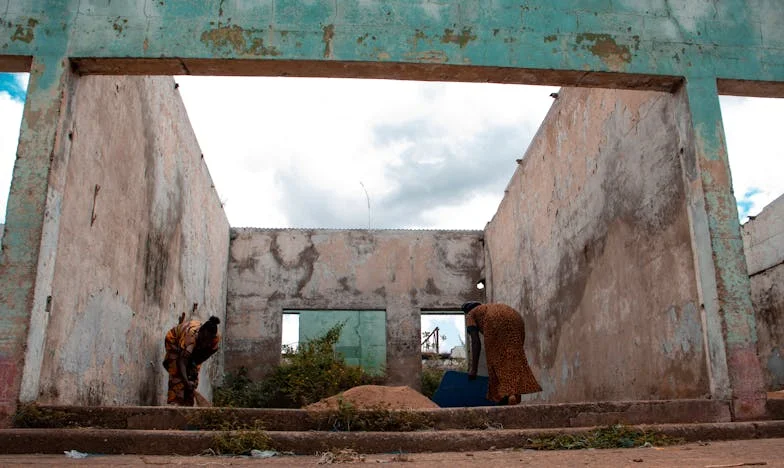 Изгубеният надгробен камък: Историята на една майка и истината, която разцепи селото