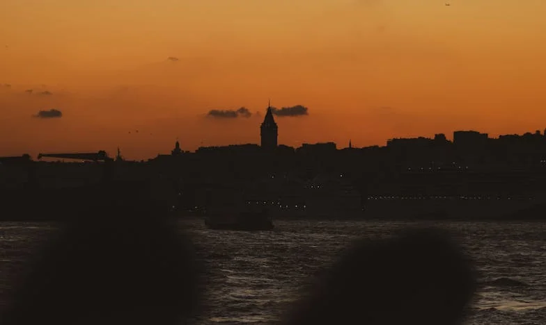 Скок в неизвестното: История за смелостта на моста над Искъра