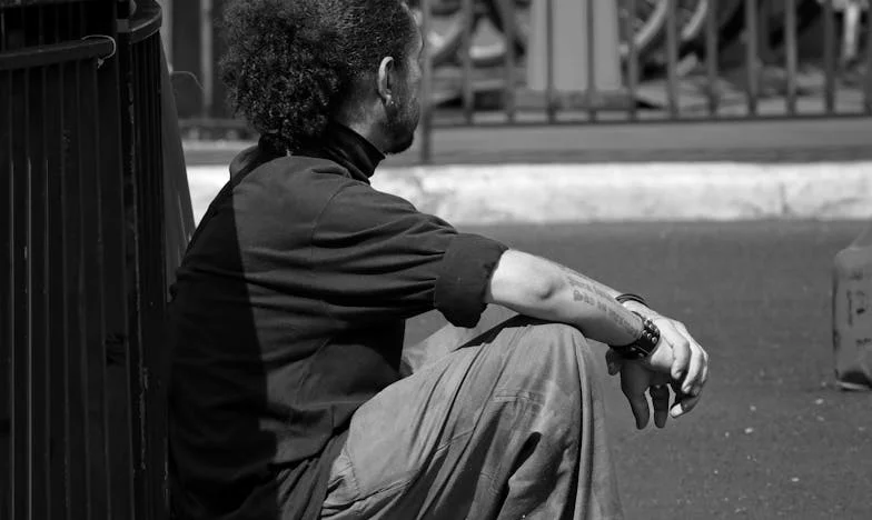 Зад затворените врати: Историята на Мария между страха и свободата