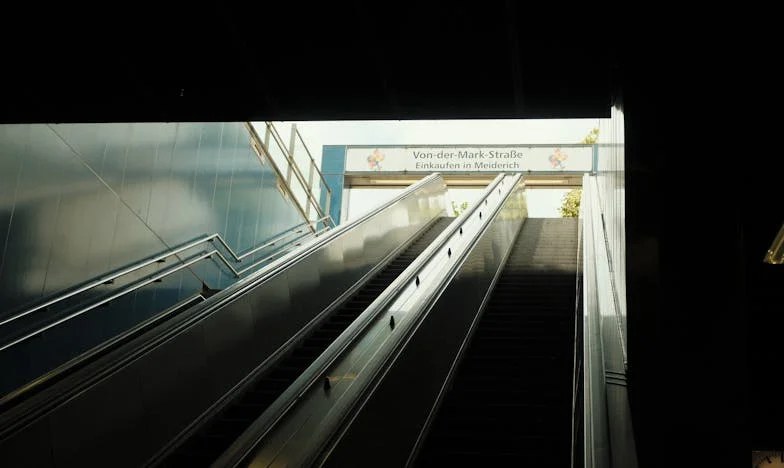 „Ако не можеш да поддържаш ред, събирай си багажа“ – как обсесията на съпруга ми разруши нашето семейство