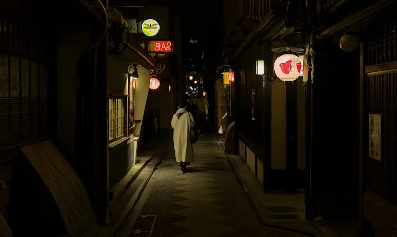 Години живях в лъжа: Истината за фирмените партита на съпруга ми