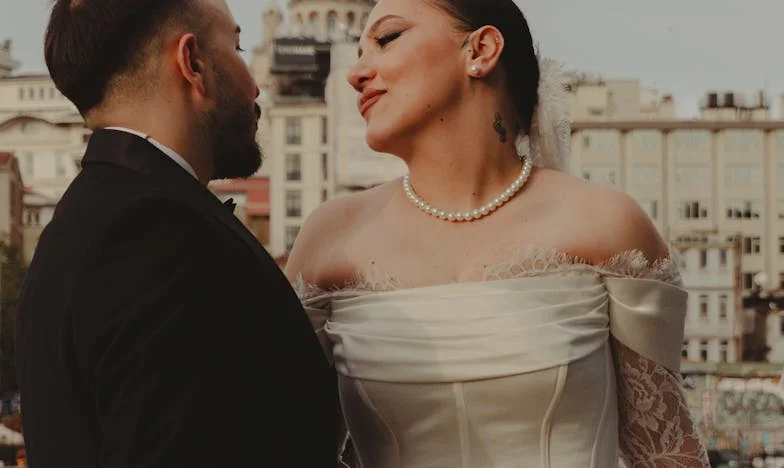 Къщата, която раздели семейството ми: Историята на една майка, забравена от децата си