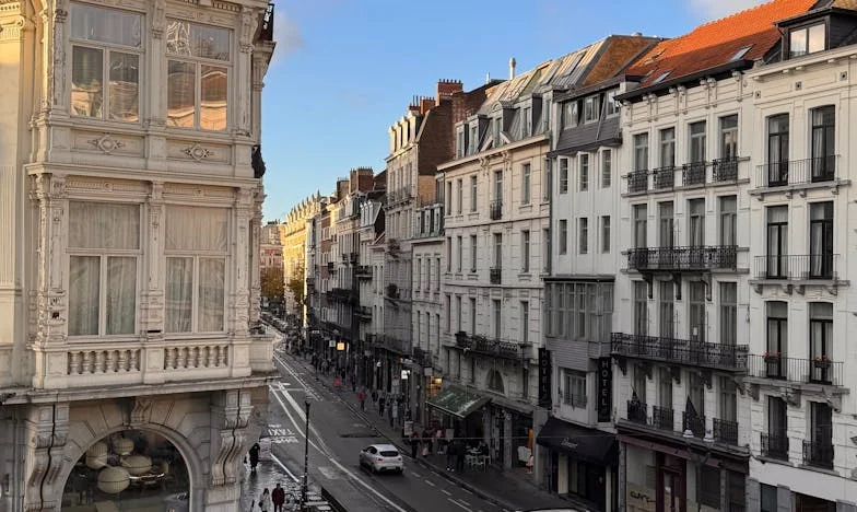 Когато доведената ми дъщеря с децата си се появи на прага ми: една нощ, която промени всичко