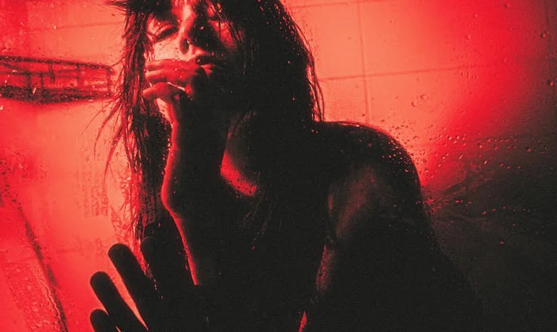 Когато истината се промъкне през стените: Изповедта на една съпруга