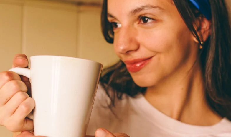 Когато майката избира себе си: Историята на една българка по пътя към свободата