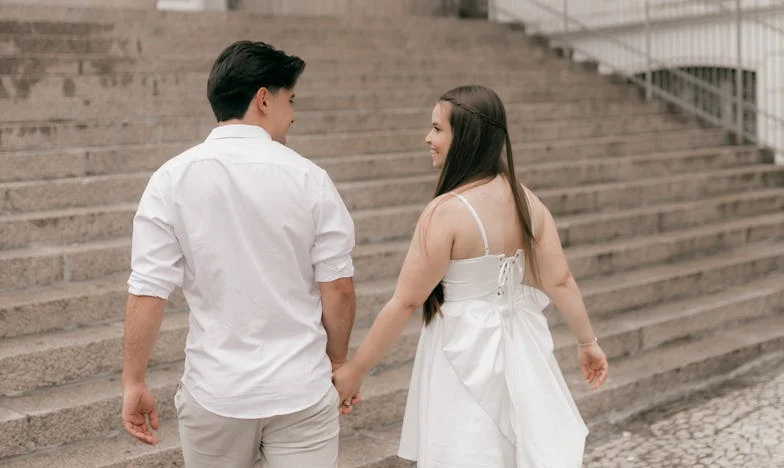 Живот между куфарите: Купих им дом, но останах на прага