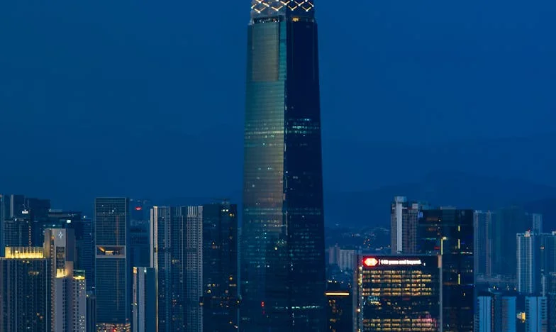 Белезите на предателството: История за семейство, което се разпадна в най-трудния момент