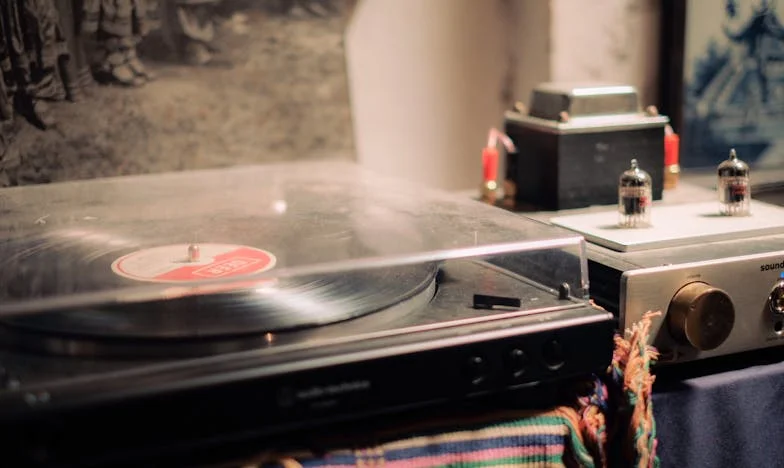 Десет години по-късно: Когато Юлиян се върна от нищото, светът ми отново се разтресе