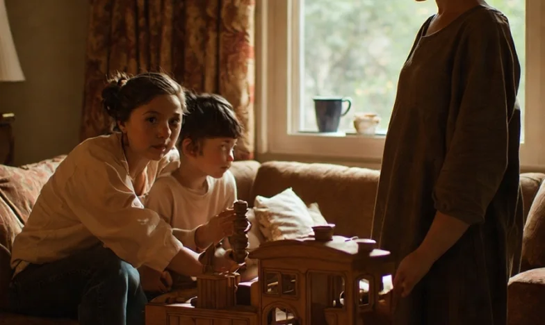 Сенки върху семейство Петрови: История за разпада на едно българско семейство