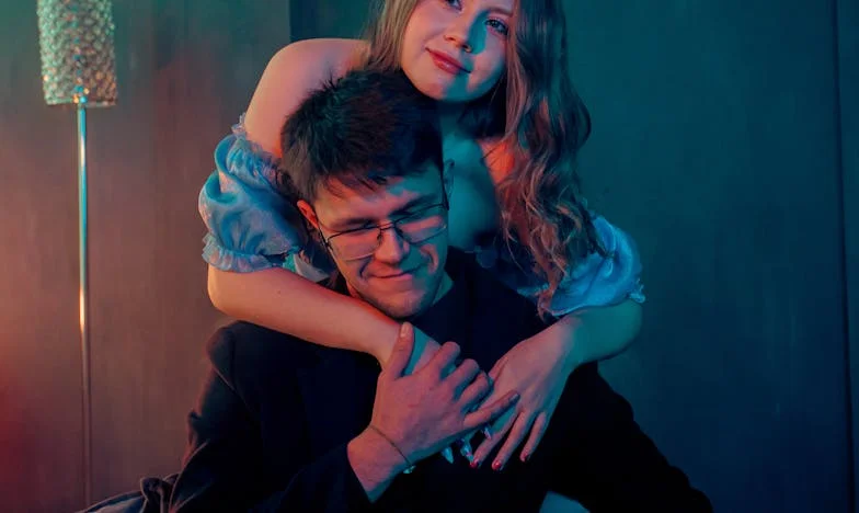 Тишината между приятелите: История за скритата радост и страха от завистта