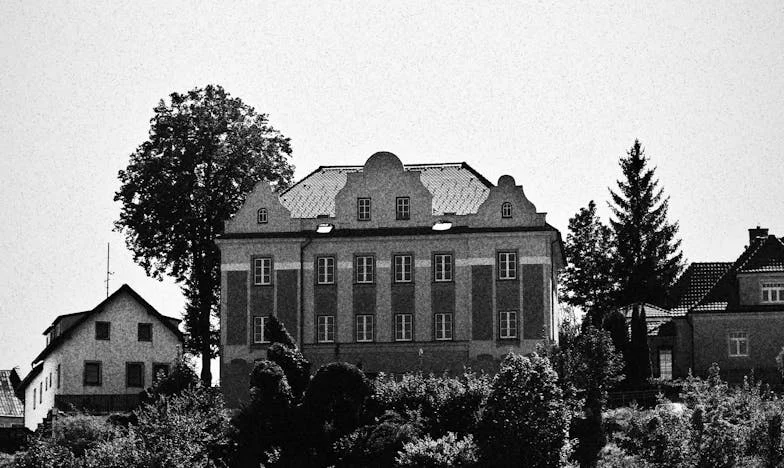 Братовата Октавия и моята нощна мъка: Как един подпис превърна живота ми в кошмар от семейни дългове