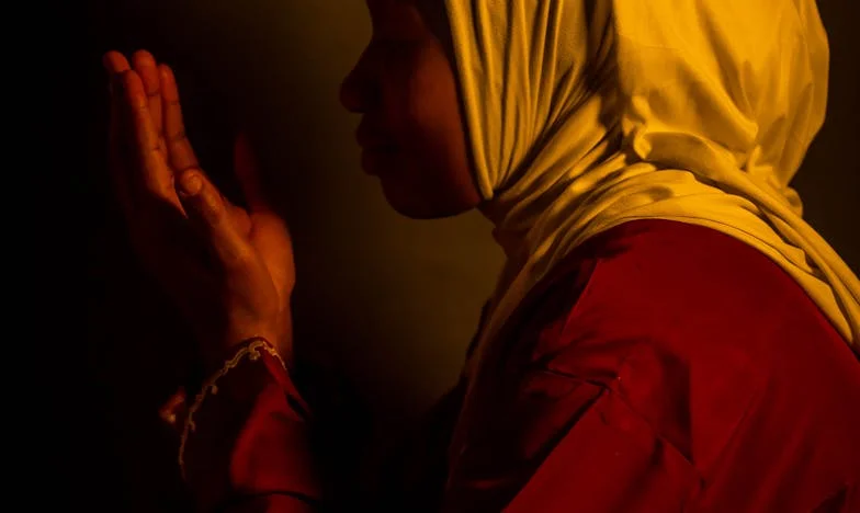 Когато миналото почука: Тайната на дъщеря ми и изпитанието на семейството